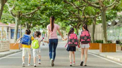 助孕试管电话，月经推迟子宫内膜8mm意味着什么