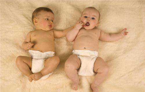 天津代怀公司，试管冻囊胚移植第四天肚子有强烈姨妈感正常吗？